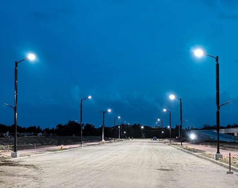 Exemple de mâts avec 4 modules solaires