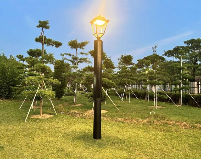 Lampadaire solaire ZEUS